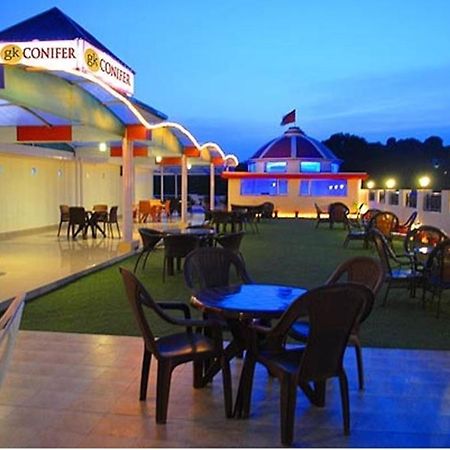 فندق Treebo Trend Gk Conifer دارامشالا المظهر الخارجي الصورة