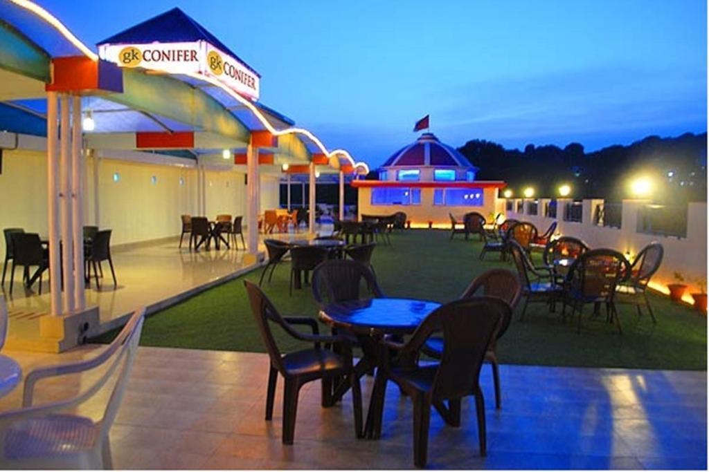 فندق Treebo Trend Gk Conifer دارامشالا المظهر الخارجي الصورة